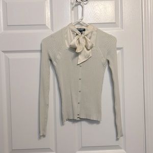 cute vintage cream/off white classy shirt. very stretchy!